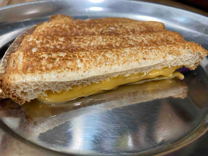 Grilled toaster cheese bread 