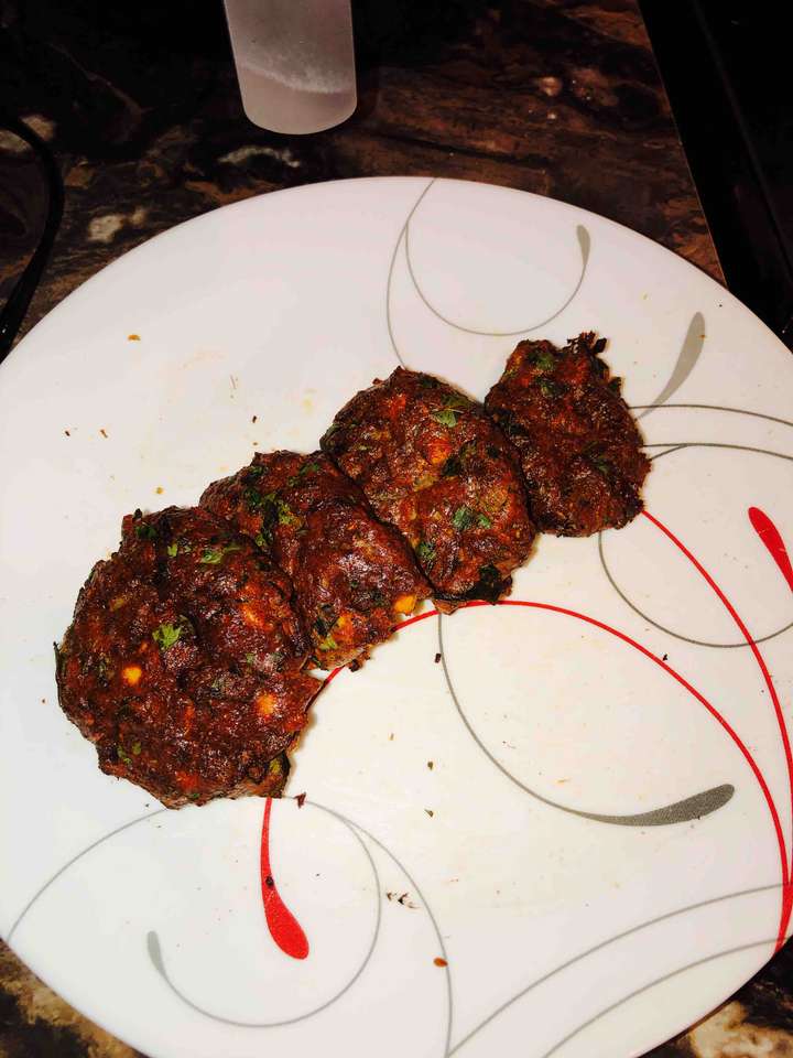 sprouted moong and chana daal masala wada airfryed