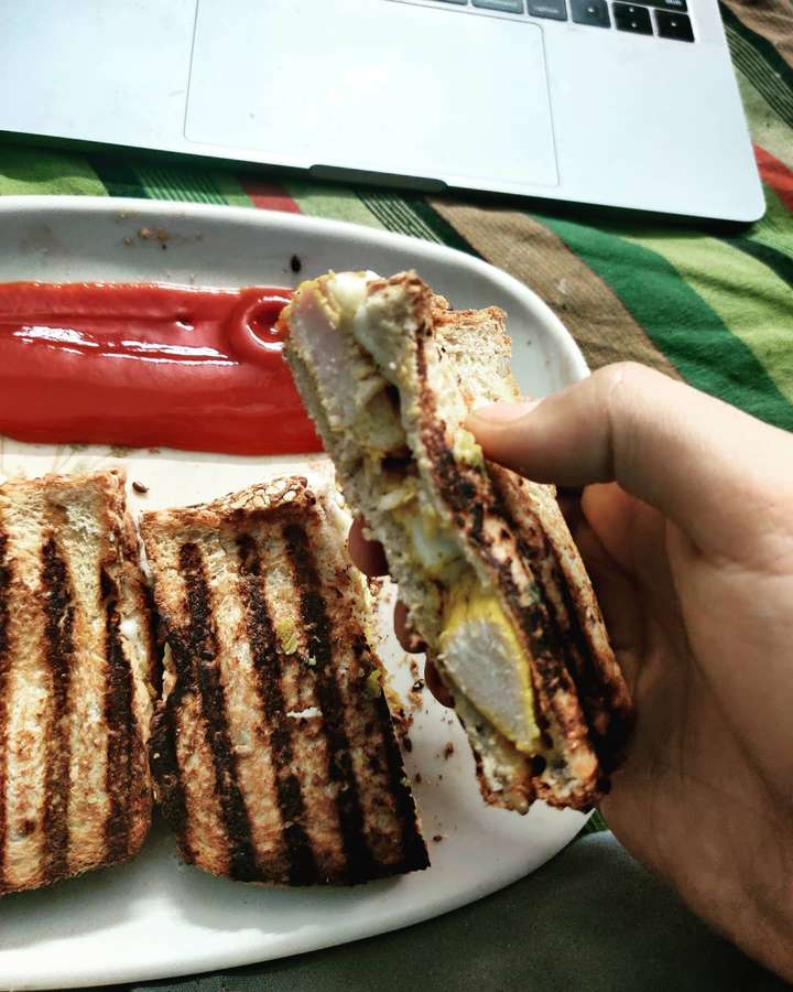 Chicken breast cheese sandwich 🤗
4 pieces
P- 90g, F- 20gm, C- 15gm
Total kcal- 580kcal
I prefer taking it as breakfast meal
