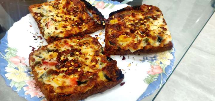 Bread pizza