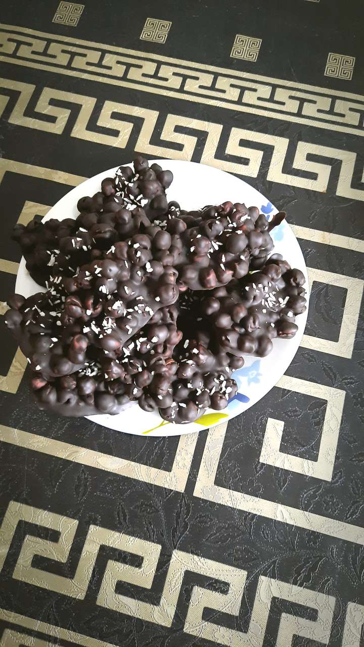 chocolate  chickpeas chips 