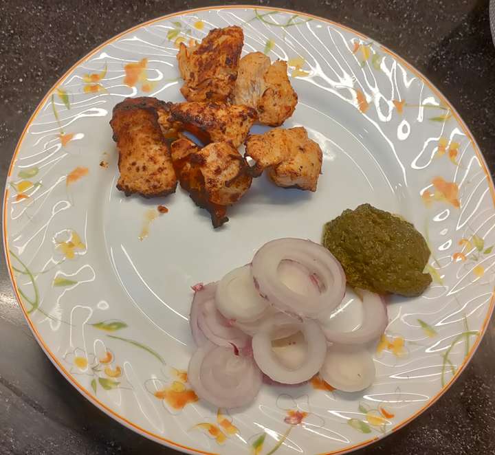 Hung curd chicken tikka masala 