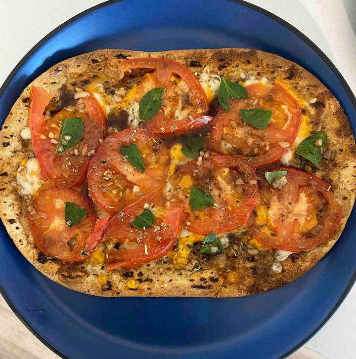 Flatbread margarita pizza