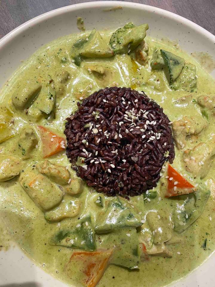 Basil Thai chicken curry 