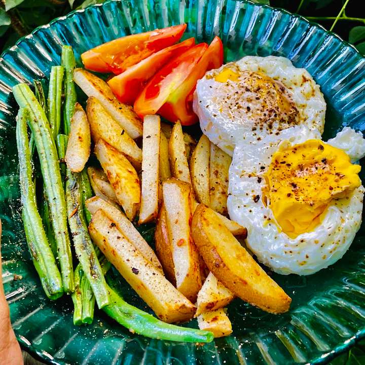 Oven Baked Eggs And Veggies 