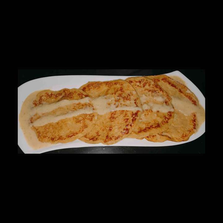 Banana pancakes with almond sauce 