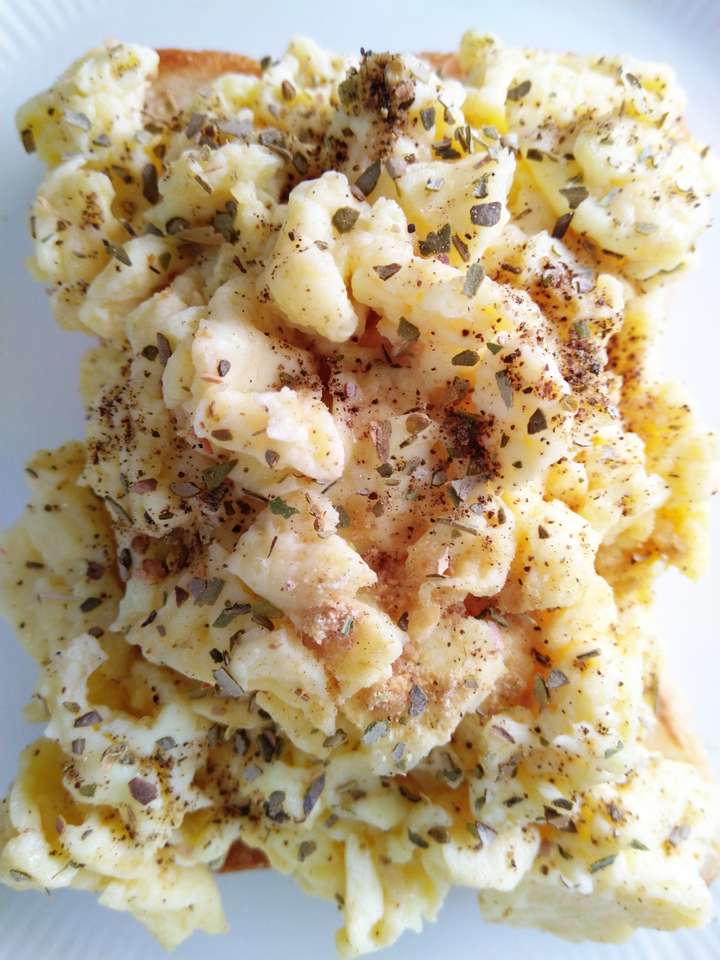 Scrambled Egg toast