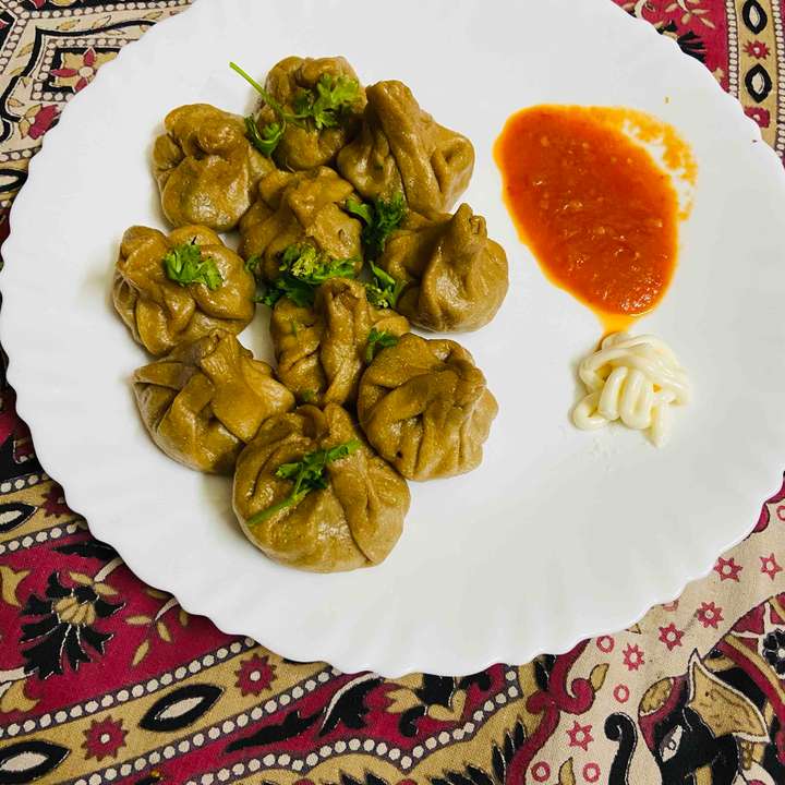 momos 