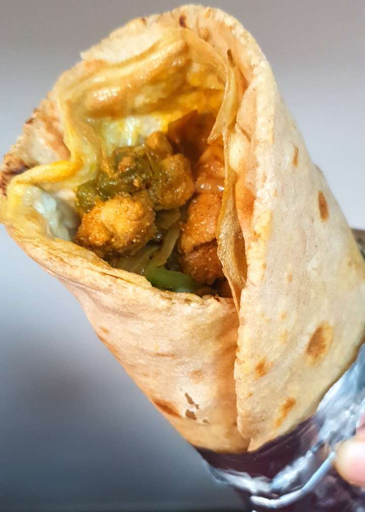 Kolkata Style Egg Chicken Kathi Roll (with wheat roti)
