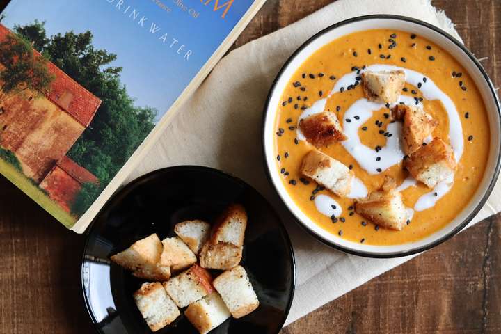 Paprika-Zucchini Soup