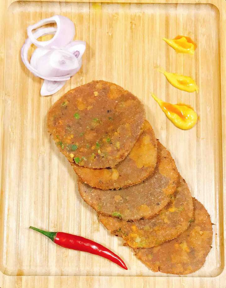 Soya mixed veggies poori