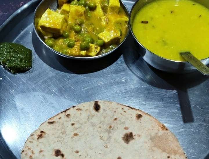 Paneer Daal and roti 
