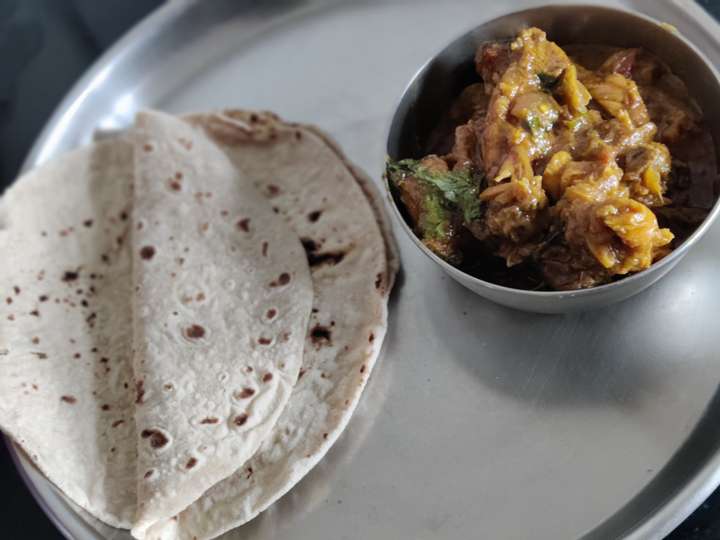 Roti and Chicken curry 