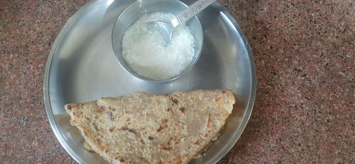 Aalo soya paratha with curd