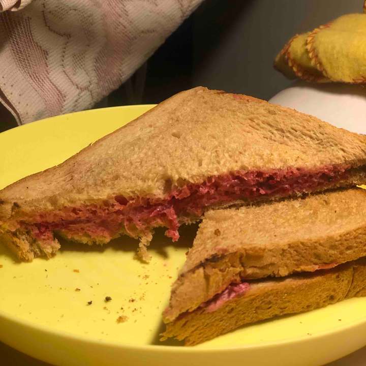 Beetroot sandwich