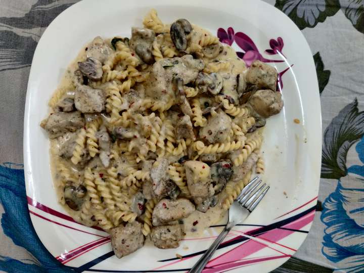 Chicken Mushroom Alfredo Pasta