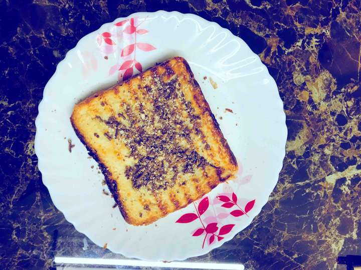 Nutty dark chocolate sandwich