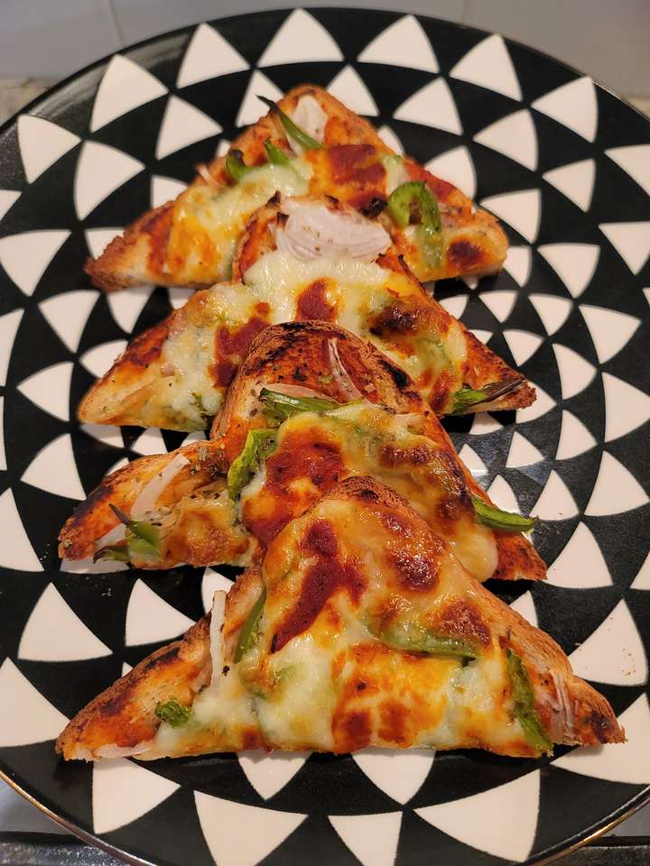 Bread Pizza