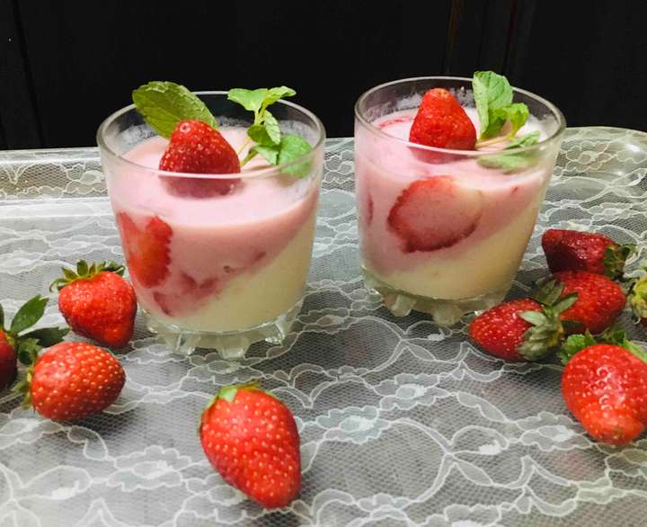 Strawberry and whey Panna cotta 