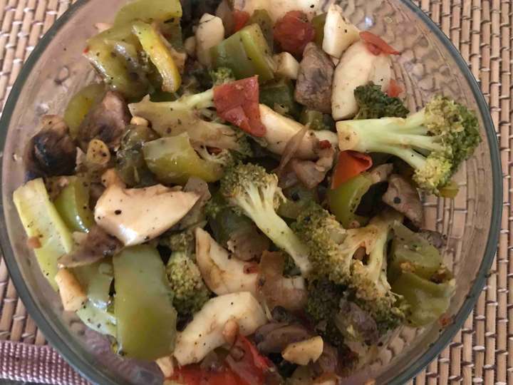 Eggs & sauteed veggies