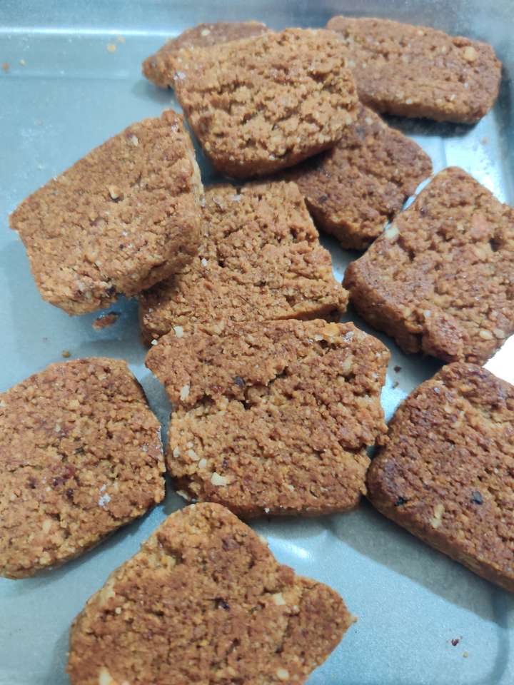 nut and date protein cookies