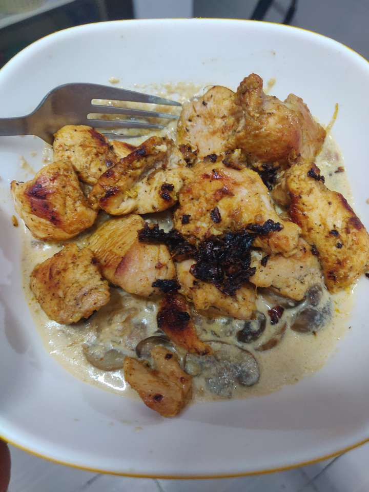CREAMY MUSHROOM CHICKEN