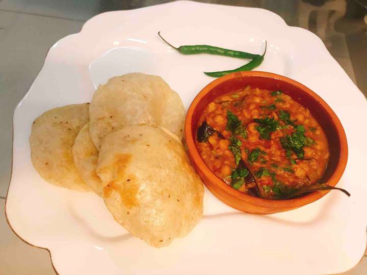 Steamed air fried poori