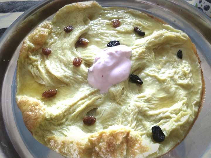 Pancake with yoghurt