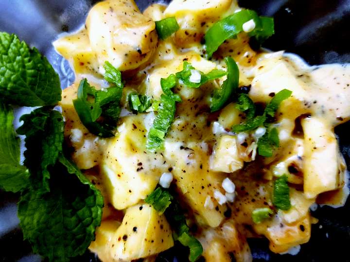 Paneer in Pepper Cheese Sauce.