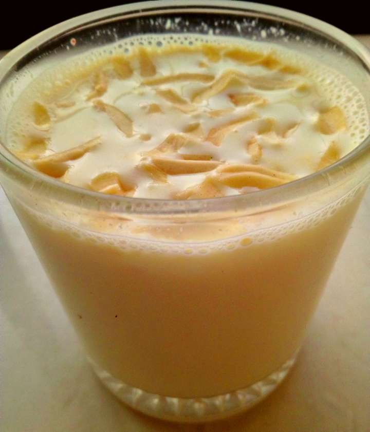 Egg-yolk milkshake