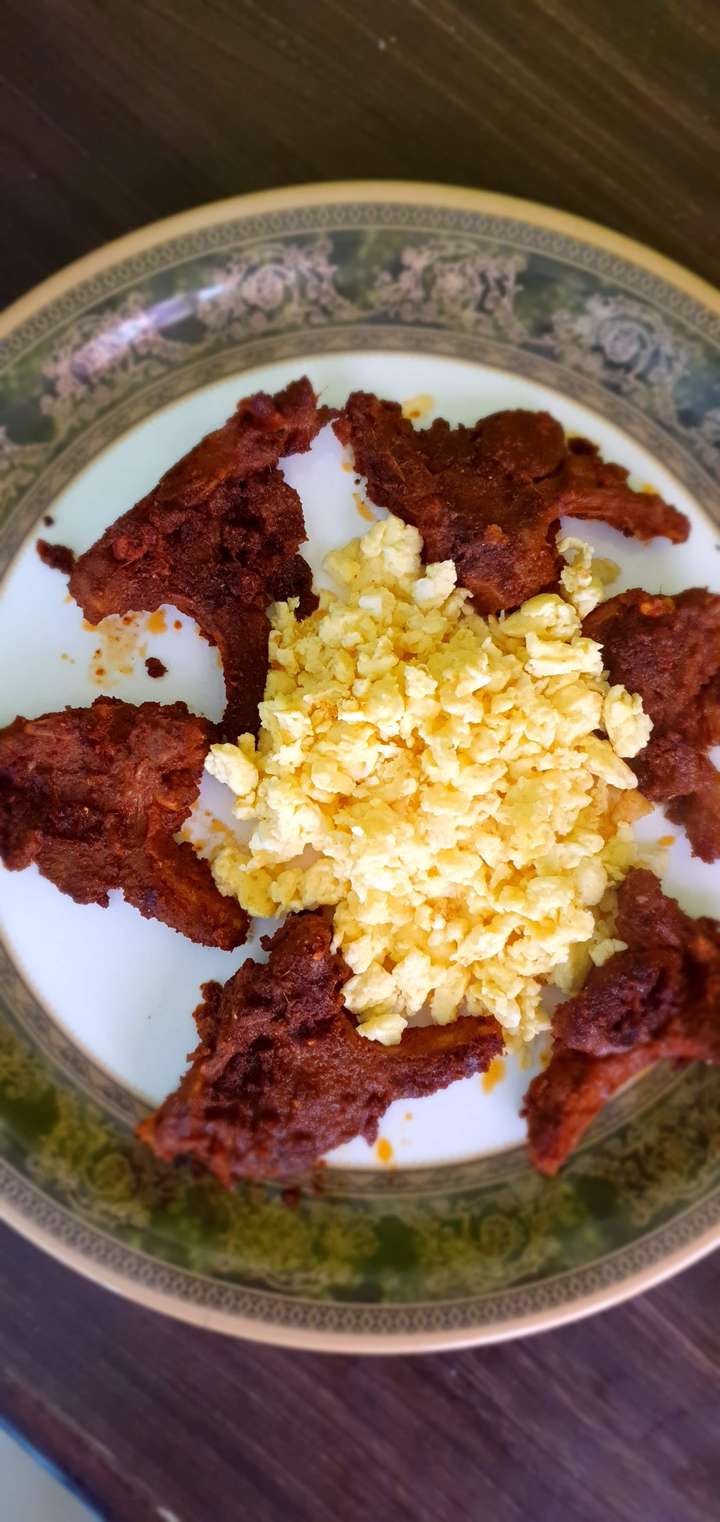 Lamb ribs with eggs