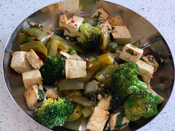 Tofu veggie stir fry 