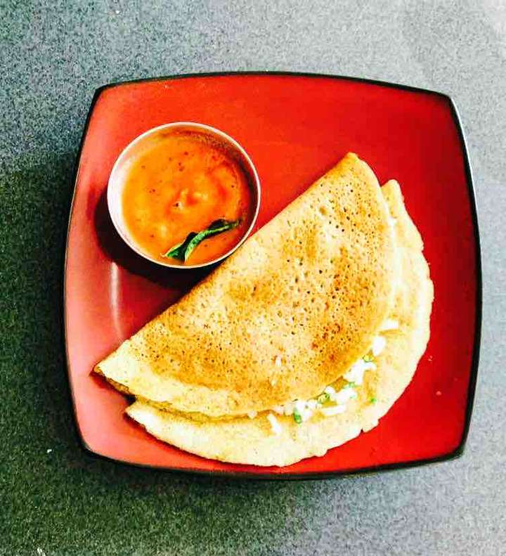 Pesarattu with Red Chutney