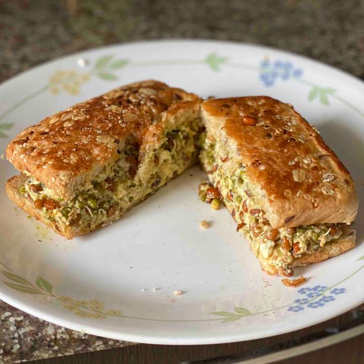 Sprouts and Paneer Sandwich 