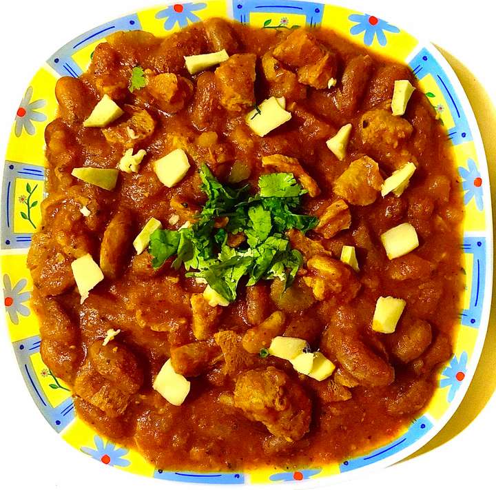 Soya and kidney beans tangy curry