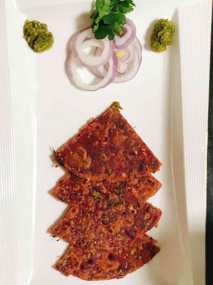 Chukandar aur muli ka paratha.