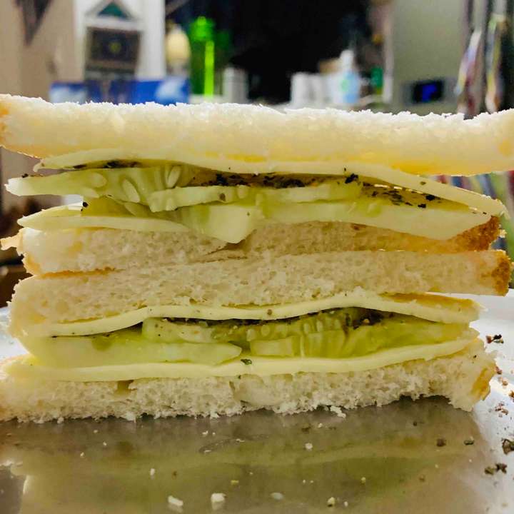cheese cucumber sandwich 