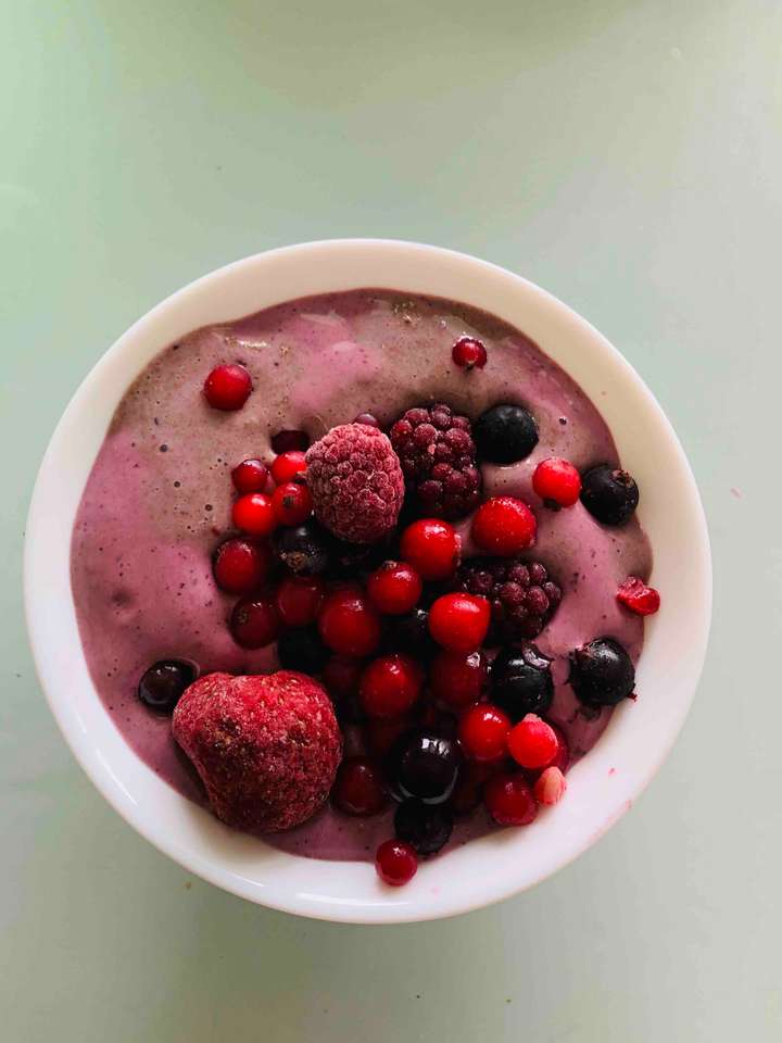 Whey and berries smoothie 