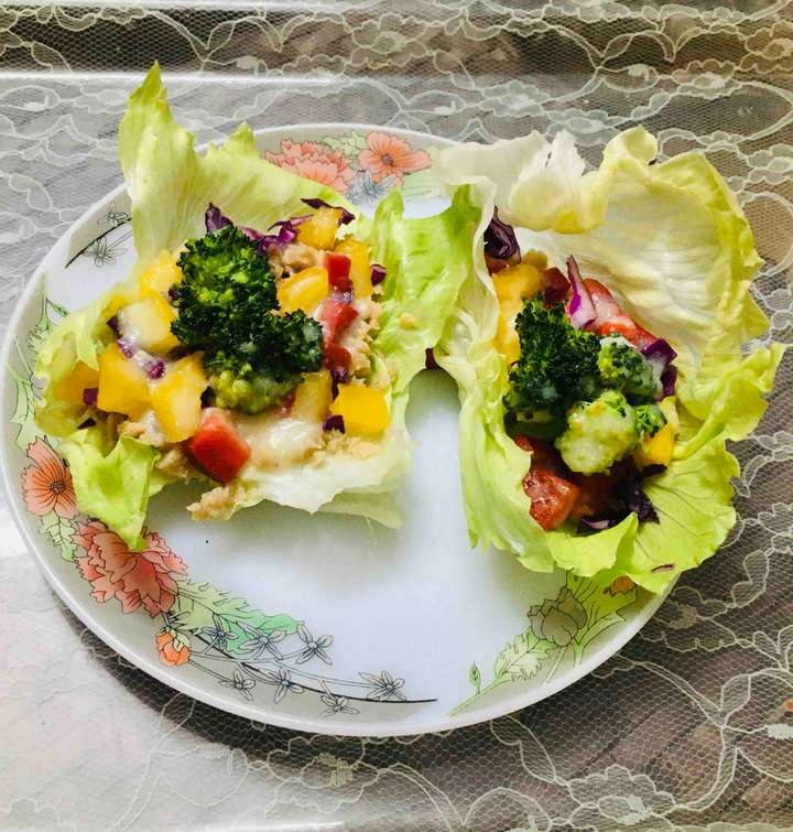 soya lettuce wraps with cauli garlic sauce 
