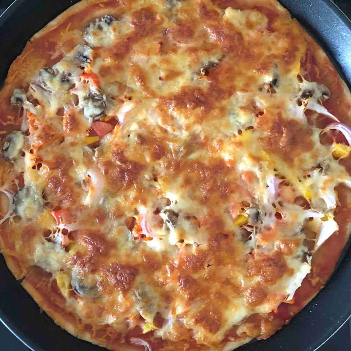 Deluxe Veggie Homemade Pizza