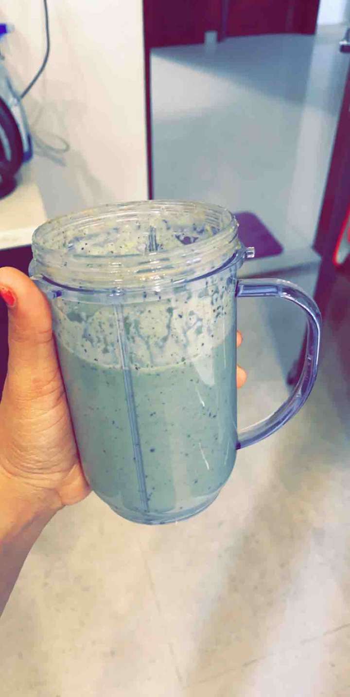 protein smoothie with greens and antioxidants