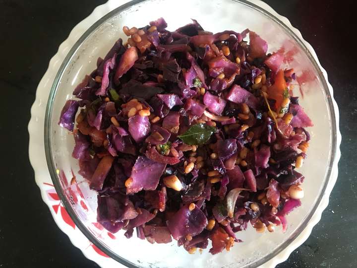 Spicy & crispy dal and cabbage fry