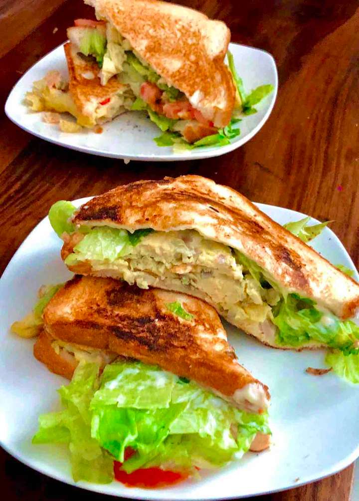 scrambled egg sandwich 