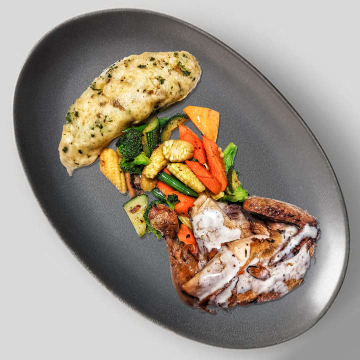 Grilled Chicken with Mash & Veggies