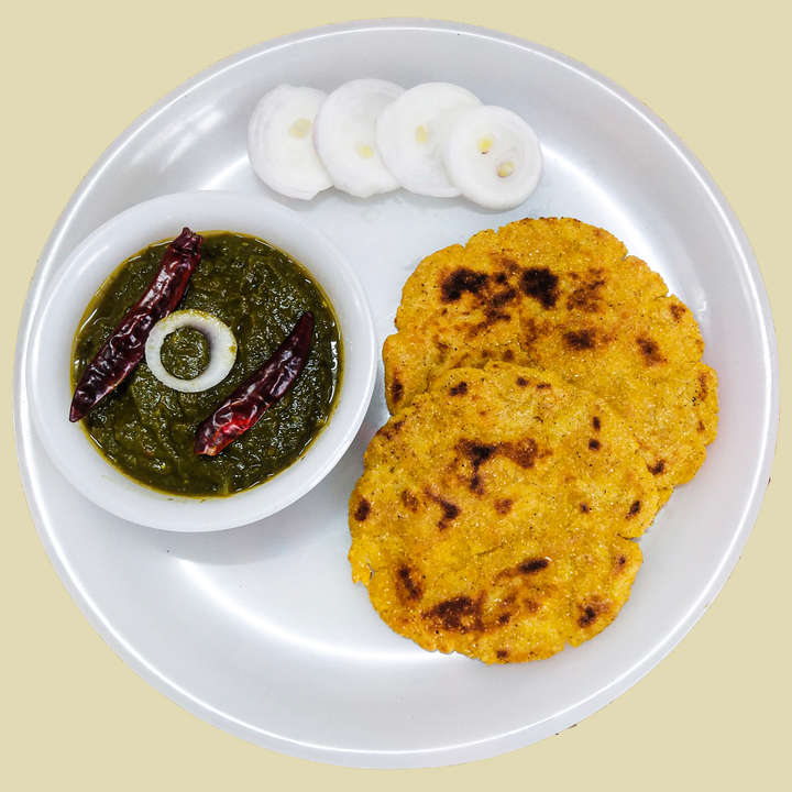 Makki Ki Roti aur Sarso ka Saag