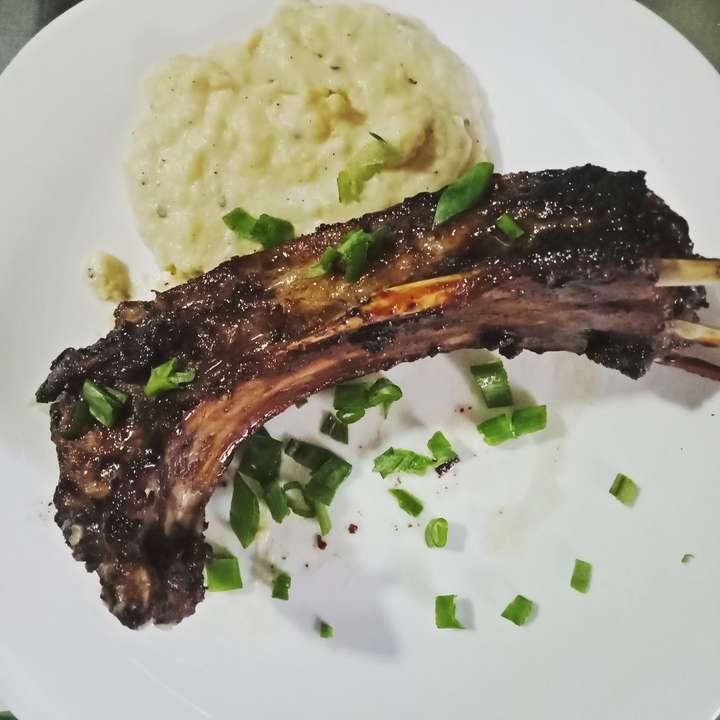 BBQ GLAZED PORK RIBS