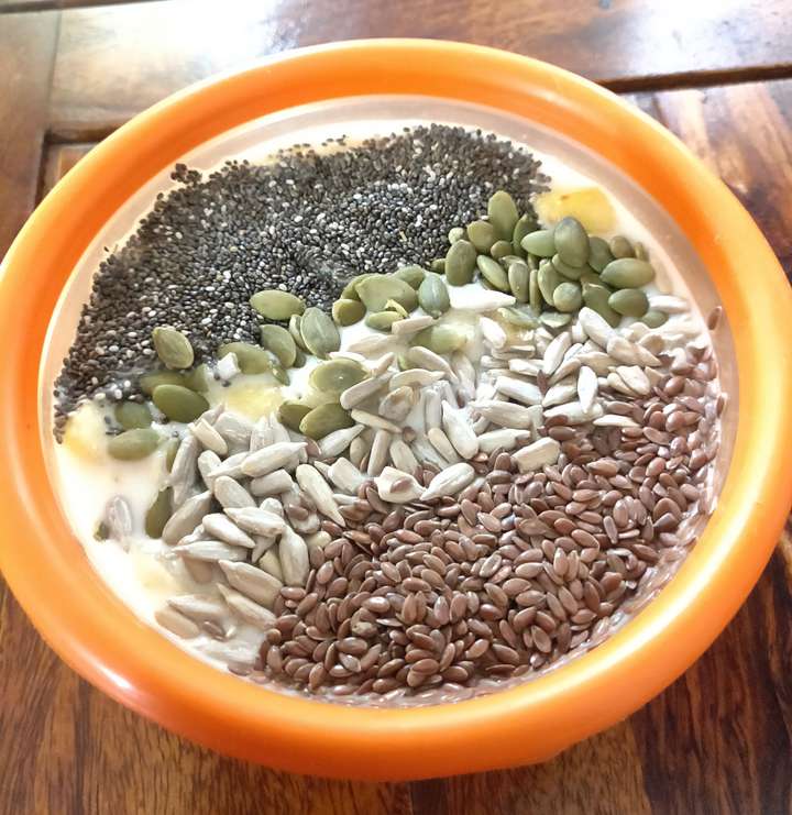 Vegan Nuts and Seeds Fruit pudding