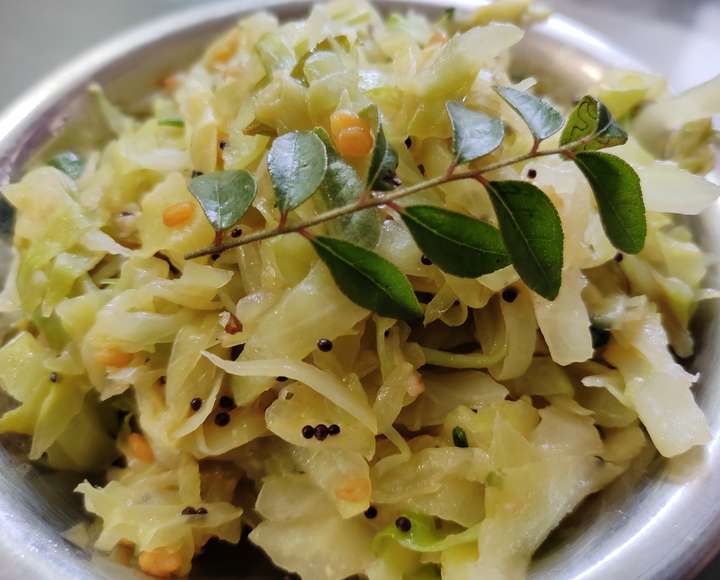 Cabbage Poriyal