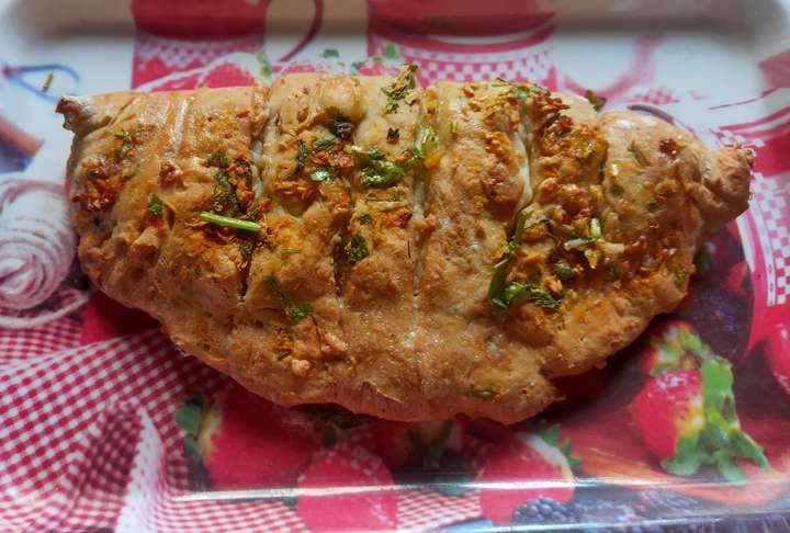 Cheese garlic bread