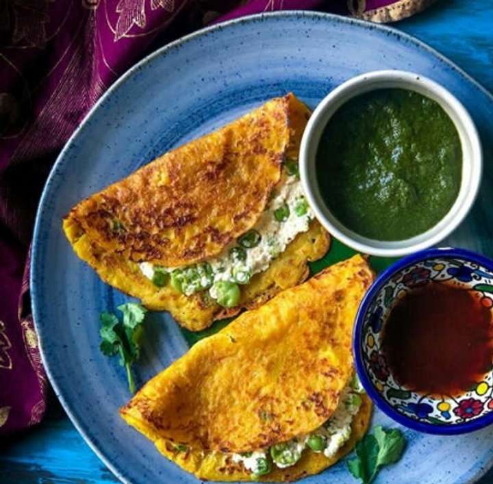 Moong Dal Bharwa cheela 